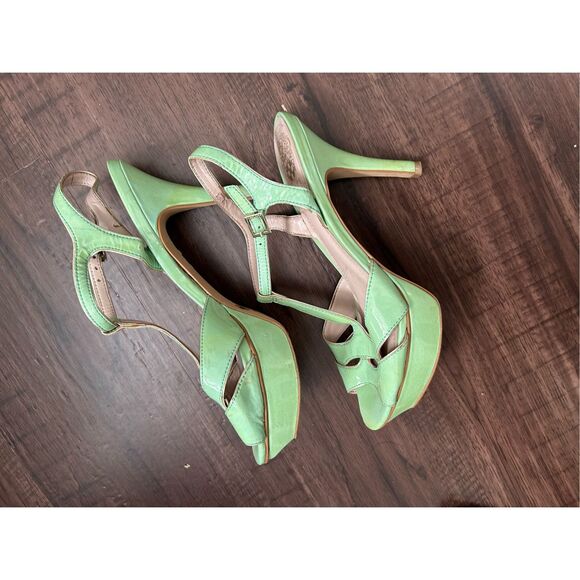 Vince Camuto Trinna Mint Green Patent Heels Pumps, Size 8.5, MSRP $140 - Picture 7 of 9